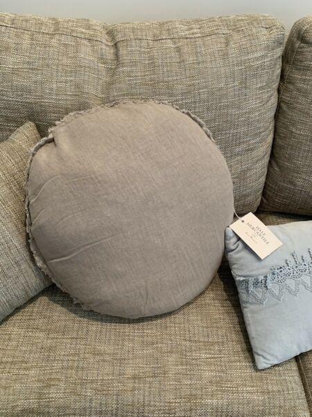 Cushion linen hale mercantile NEW with tags