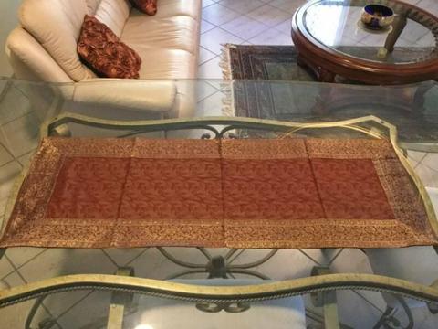 Table Runner - European Red and Gold