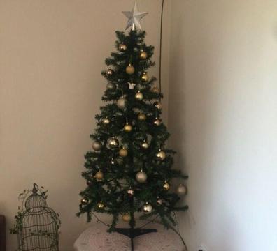 Moving Out - FREE Christmas Tree w/decorations!