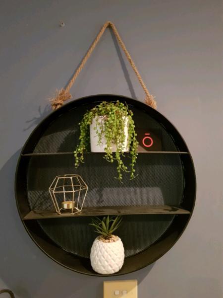 Hanging frame/wall decoration
