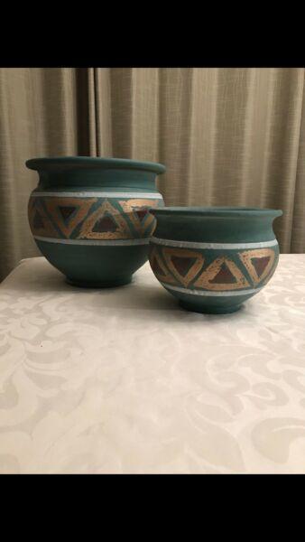 2 Decorative pots / must go moving house