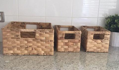 Storage baskets x 3
