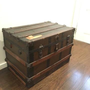 ~ Beautiful Vintage Steamer Trunk for CHEAP! ~ 31Wx20Hx19D ~