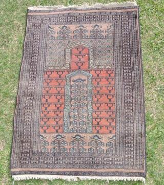 Vintage Genuine Pakistan Tribal Handmade Small Wool Floor Rug