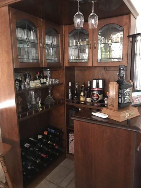 Alcohol Bar / Wine bar