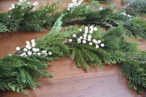 6x Freedom Pine Berry Christmas garlands and sprigs (RRP. $1013)