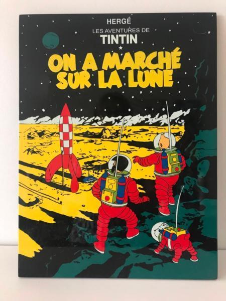 Tintin French plaque from Paris with hanging hook, collectible