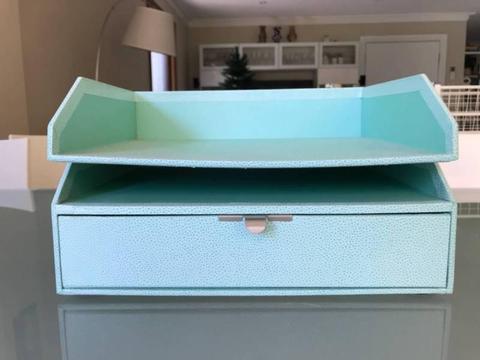 File tray and drawer