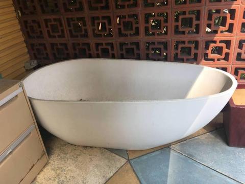 Stone bath new but chips x 5 small and can be easily fixed