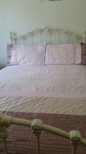 Queen Glitz Size Bed Cover Set