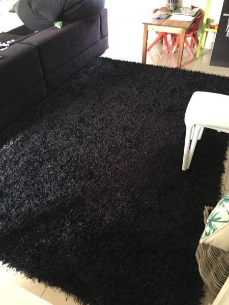 Beautiful black rug - Espirit
