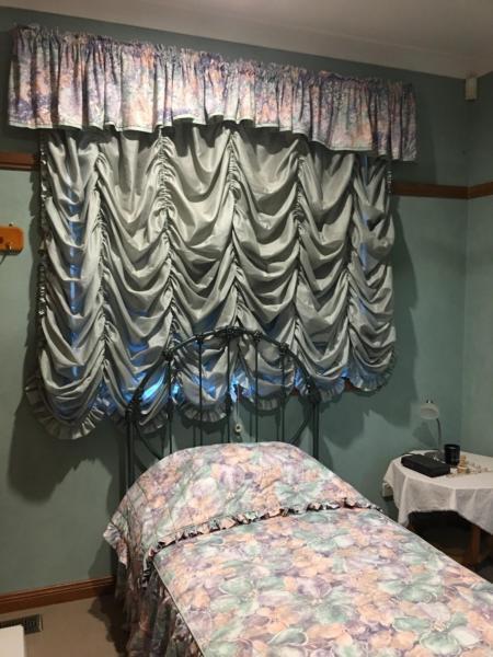Bedspreads, Curtains, Bed linen and Bedheads - Single bed