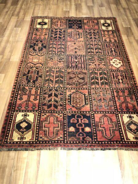 Bakhtiari tribal Persian rug