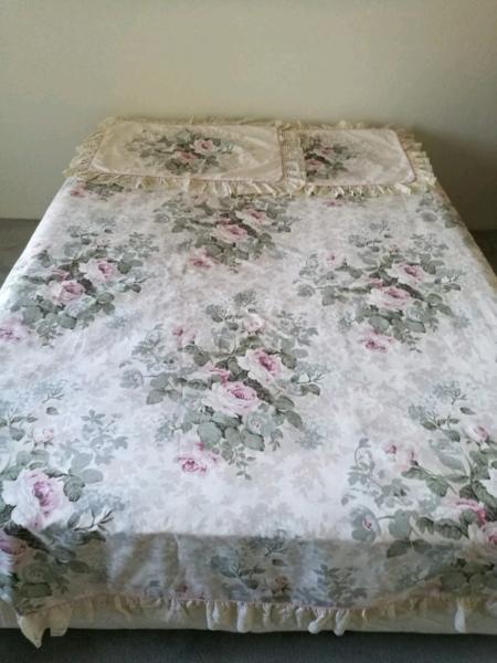 Queen Size Reversible Floral Quilt Cover Standard Pillow Covers