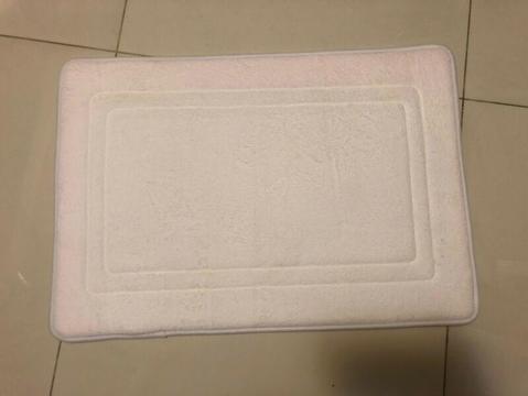Heritage memory foam bathroom mat