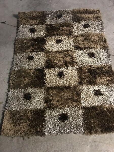 Shaggy rug in beige colours selling CHEAP lots more listed
