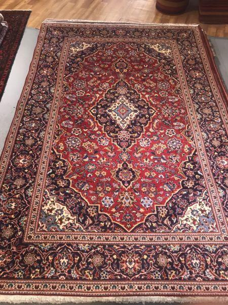 Hand knotted Persian Kashan
