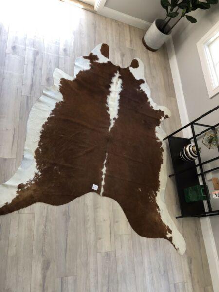 Brown and white cowhide rug premium quality from the importer