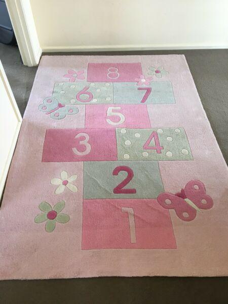 Kids pink rug