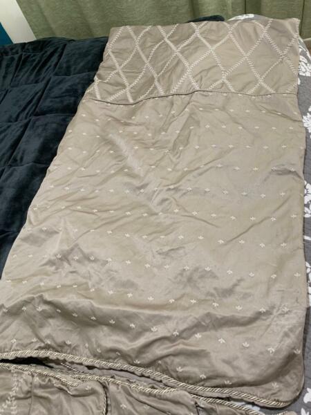 Mercer and Reid Luxury King size quilt cover excellent condition
