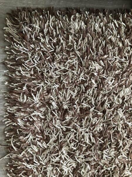 Shaggy rug in excellent used condition