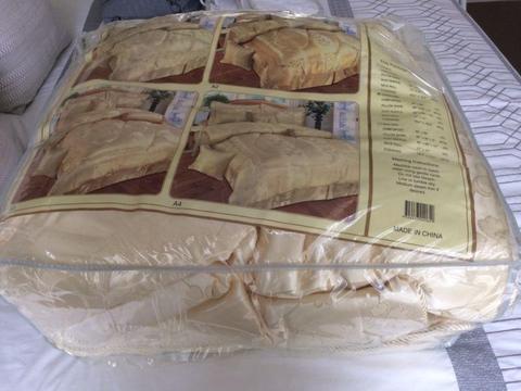 Queen Size Bed - Comforter Package