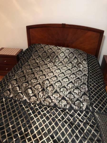 Queen size bedcover