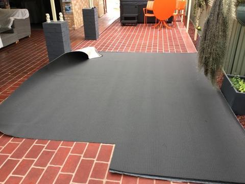 Carpet heavy duty dark grey 3.1m x 3.35m