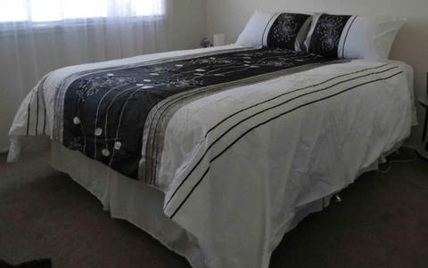 Quilt cover and pillowcases (Queen size)