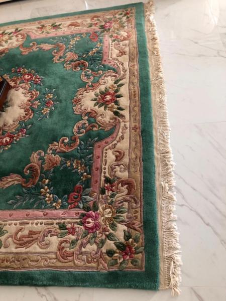 Good quality rug for urgent sale