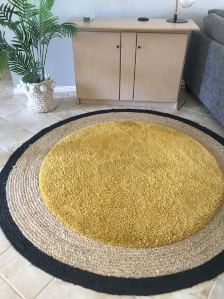 Small round rug
