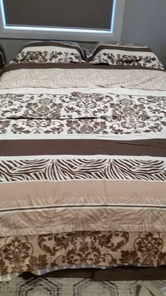 Queen size quilt cover and 2 pillow cases