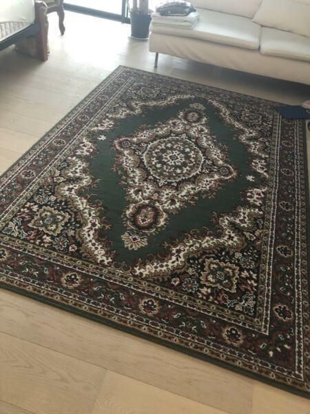 GREEN PERSIAN VINTAGE STYLE RUG | USED GREAT CONDITION