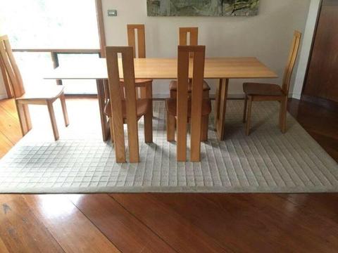 High quality 100% New Zealand wool rug 2.10 x 3.15 M PRICE DROP