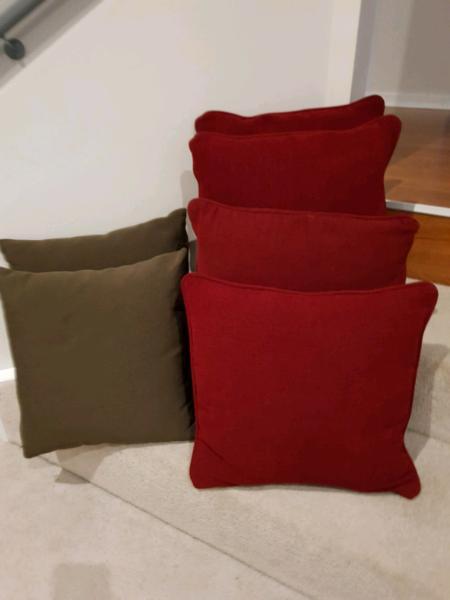 6 cushions