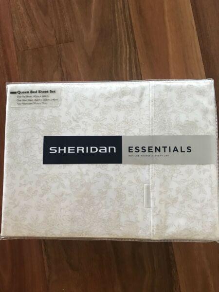Sheridan Queen set (brand new)