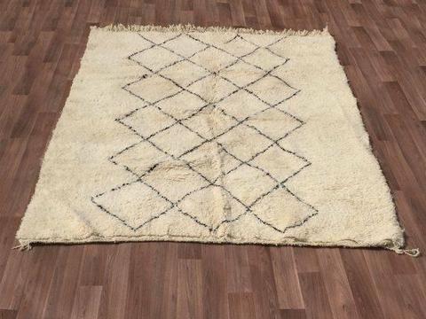 Moroccan baniourian rug