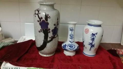 3 asian style vases