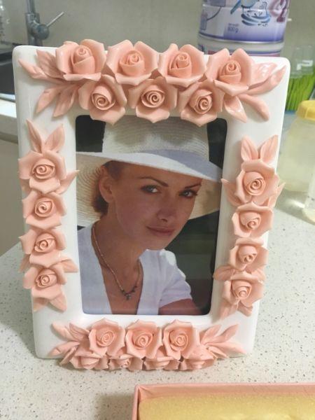 Ceramic photo frame with roses