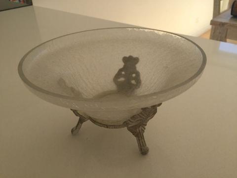 Bowl with base
