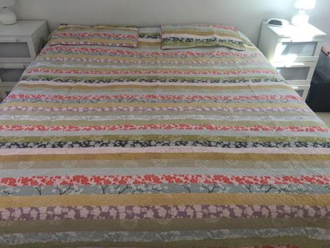 Bed Bath n Table king size quilt cover