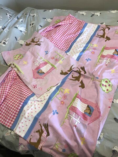 2 single bed horse quilts with pillow case