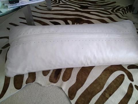 2x Cushions quality cowhide leather