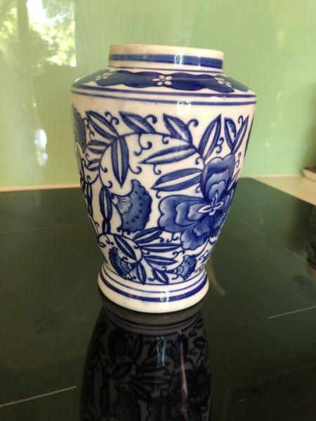 Blue and white China Chinese vase