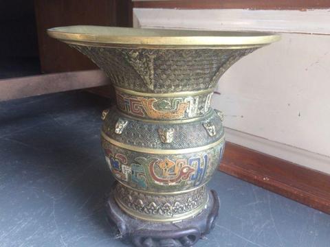 Gorgeous vintage gold vase