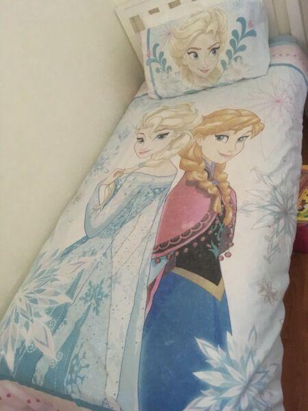 Disney Frozen Quilt Cover Set - Single bed
