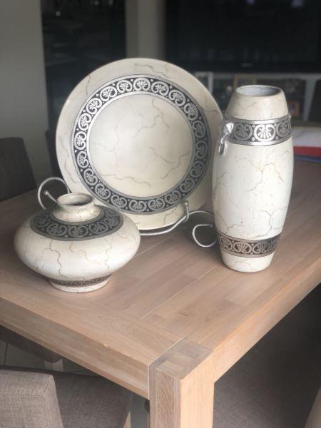 3 piece ornamental vase set for sale!