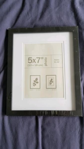4-6 Picture frames different sizes, sealed as new