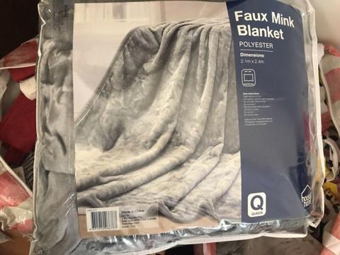 Soft mink Blanket - brand new