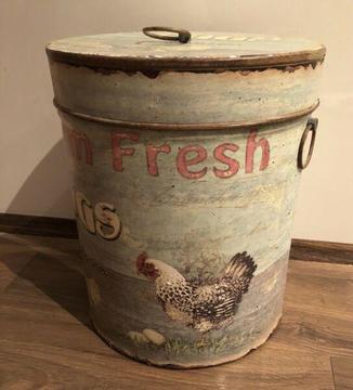 Morgan & Finch Rustic/Shabby Chic Storage Container